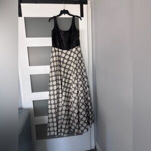 Carmen Marc Valvo Bergdore Goodman sequins silk gown black cream polka dot 12